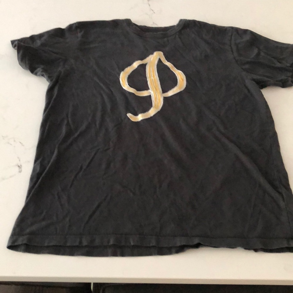 Gray t-shirt size small good condition